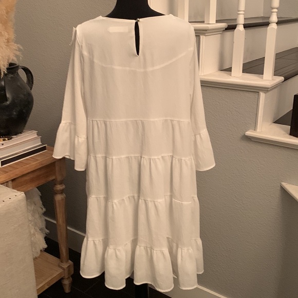 Joteisy White Tiered Dress - Picture 4 of 4
